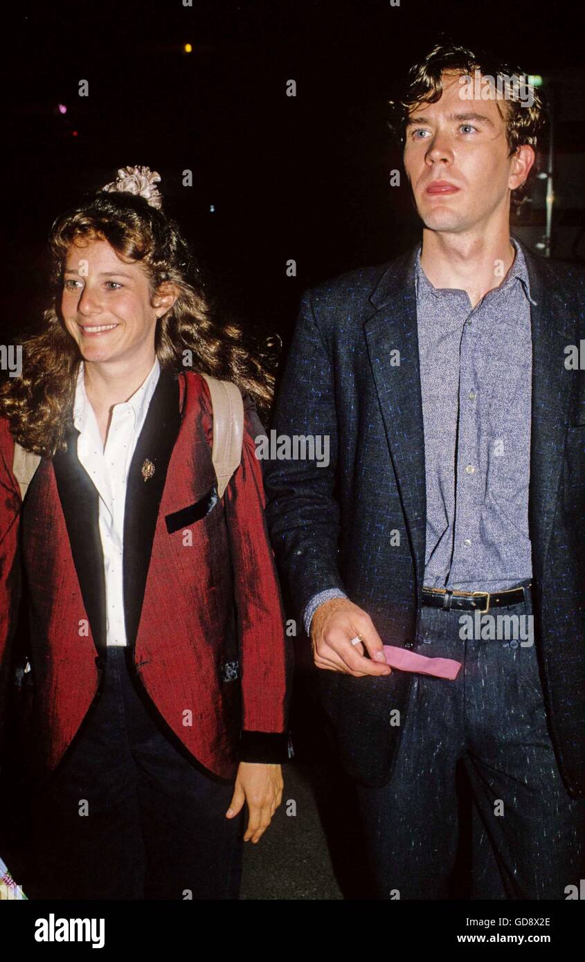 23 mai 2008 - Debra Winger TIMOTHY HUTTON 05-1988. - 1988 © Roger Karnbad/ZUMA/Alamy Fil Live News Banque D'Images