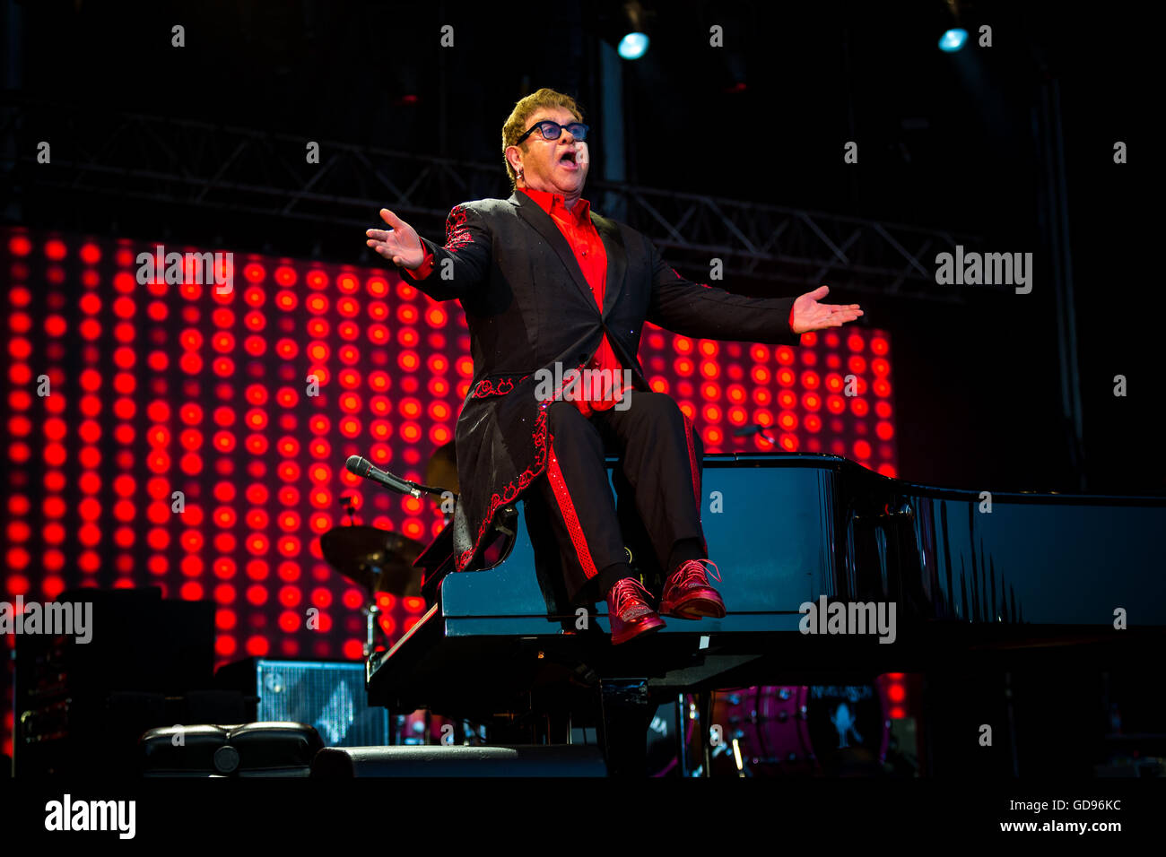 Porto, Portugal. 14 juillet, 2016. Elton john effectue live au meo mares vivas 2016 festival tenu à Porto, Portugal. crédit : Diogo baptista/Alamy live news Banque D'Images