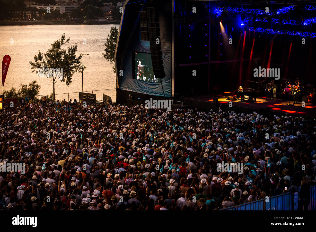 Porto, Portugal. 14 juillet, 2016. Elton john effectue live au meo mares vivas 2016 festival tenu à Porto, Portugal. crédit : Diogo baptista/Alamy live news Banque D'Images