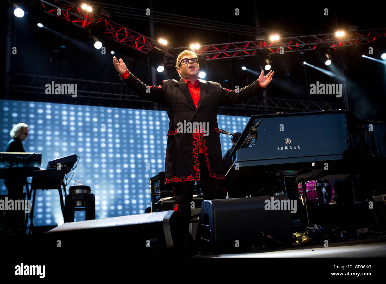 Porto, Portugal. 14 juillet, 2016. Elton john effectue live au meo mares vivas 2016 festival tenu à Porto, Portugal. crédit : Diogo baptista/Alamy live news Banque D'Images