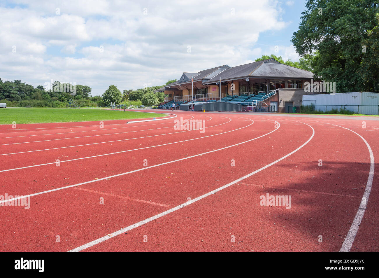 Une piste de course au centre d'athlétisme de Thames Valley, Pococks Lane, Eton, Berkshire, Angleterre, Royaume-Uni Banque D'Images