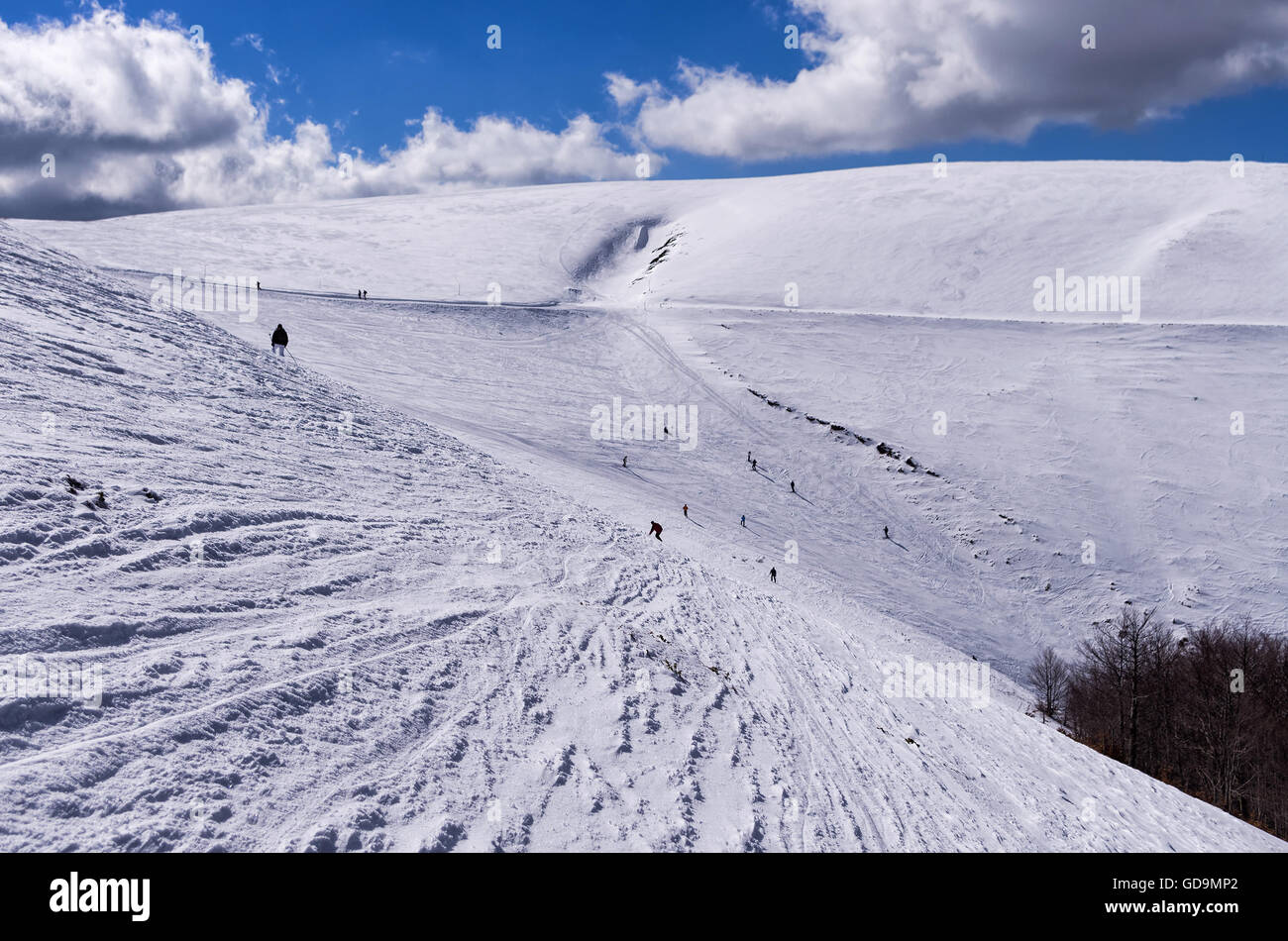 Pente enneigée sur la montagne Vermion, dans 3-5 Pigadia ski centre, Naoussa,  Grèce Photo Stock - Alamy