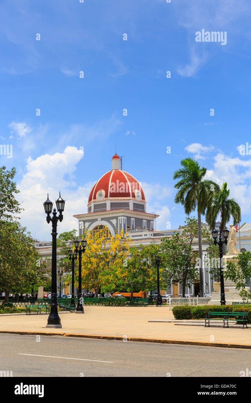 Parc Marti avec Palacio de Gobierno, Palais du gouvernement (Hôtel de Ville), dans l'architecture coloniale française, Cienfuegos, Cuba Banque D'Images