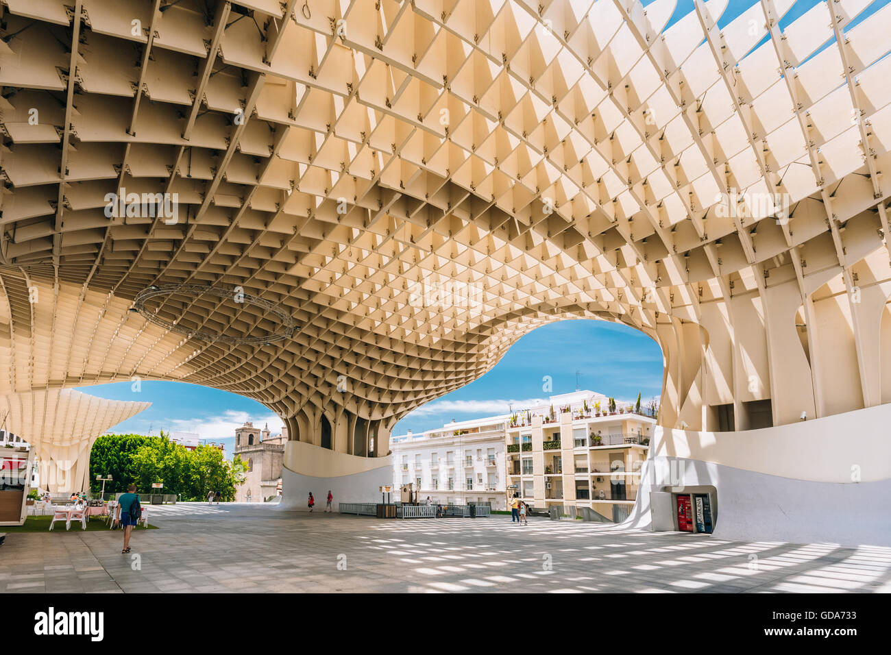 Séville, Espagne - 24 juin 2015 : Metropol Parasol est une structure en bois situé à Plaza de la Encarnacion square, dans le vieux quartier de Banque D'Images