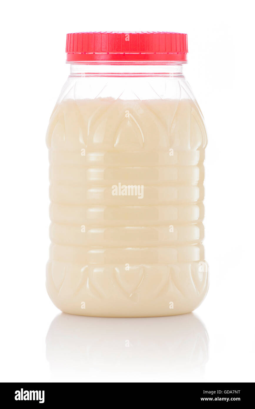 Pot de margarine isolé sur fond blanc Banque D'Images