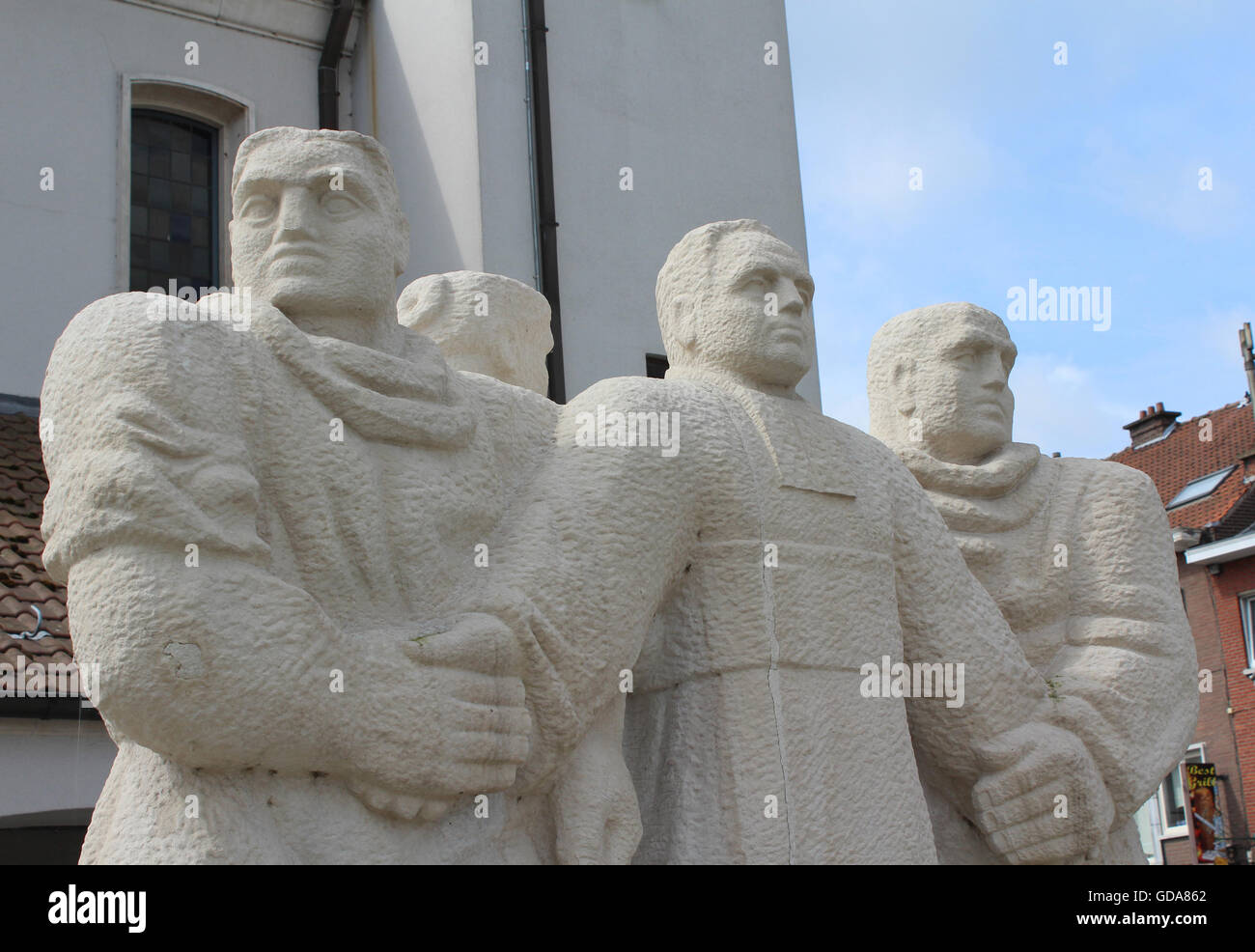 AALST, Belgique, 9 juillet 2016 : statue pour commémorer prêtre flamand Adolf Daens.Il est connu pour son implication socio-politique. Banque D'Images
