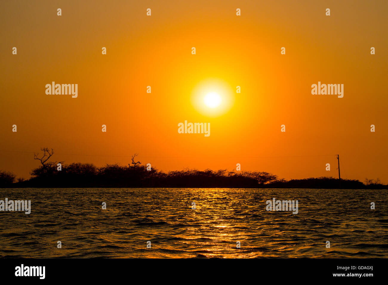 Coucher du soleil en revenant du restaurant sur l'eau à La Paz, El Salvador Banque D'Images