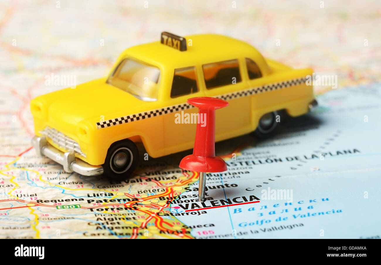 Close up de Valence , la carte d'Espagne et un taxi toy Banque D'Images