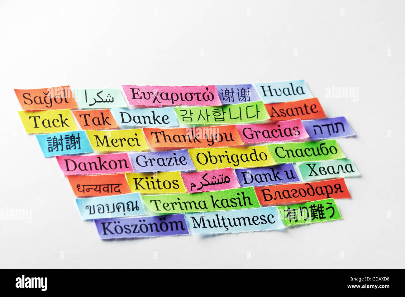 Merci Nuage de mots imprimés sur du papier de couleur différentes langues Banque D'Images