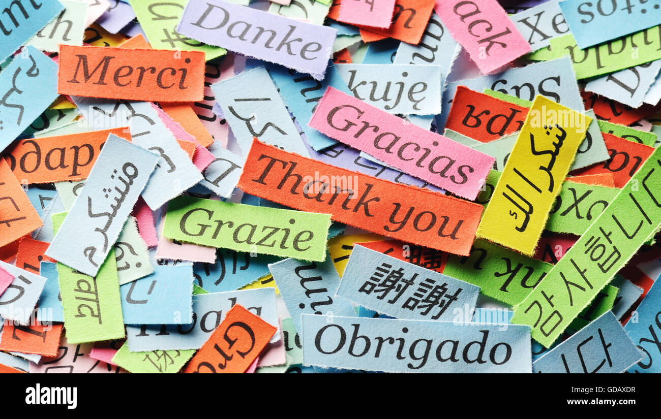 Merci Nuage de mots imprimés sur du papier de couleur différentes langues Banque D'Images