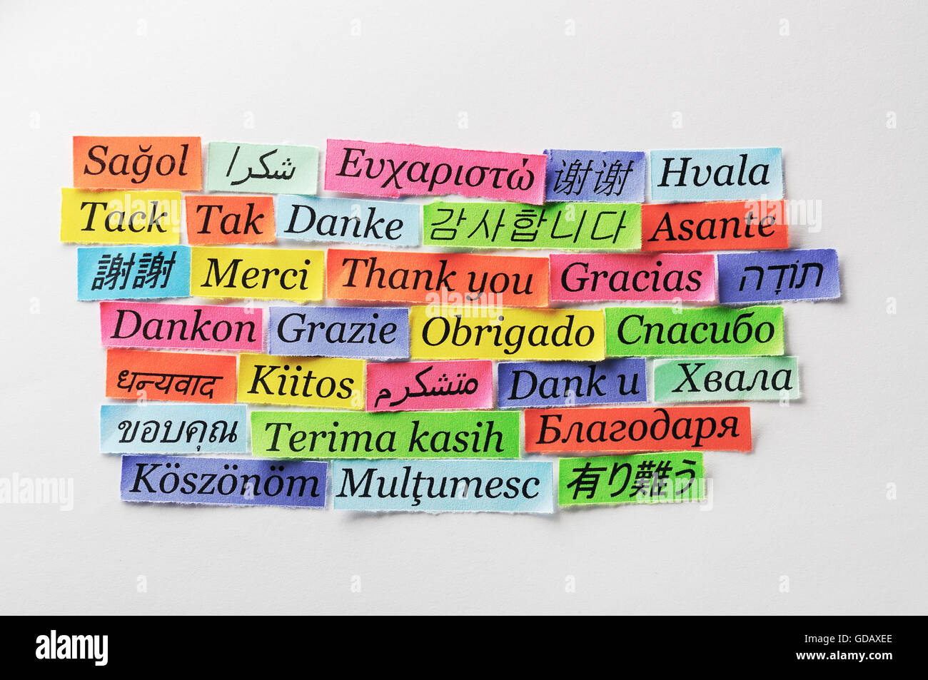 Merci Nuage de mots imprimés sur du papier de couleur différentes langues Banque D'Images