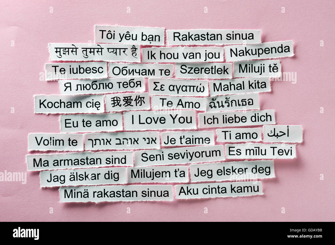 Amour Nuage de mots imprimés sur du papier d'autres langues Banque D'Images