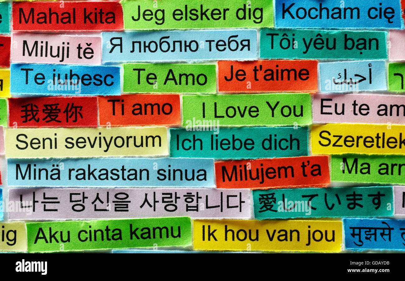 Je vous aime Nuage de mots imprimés sur du papier de couleur différentes langues Banque D'Images