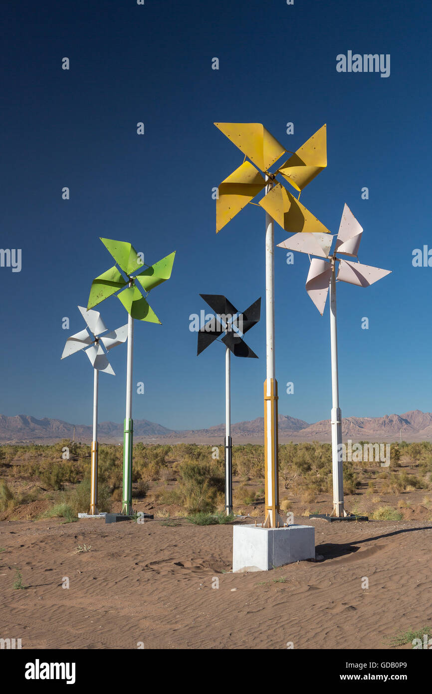 L'Iran, près de la ville de Kerman, côté route sculpture Banque D'Images