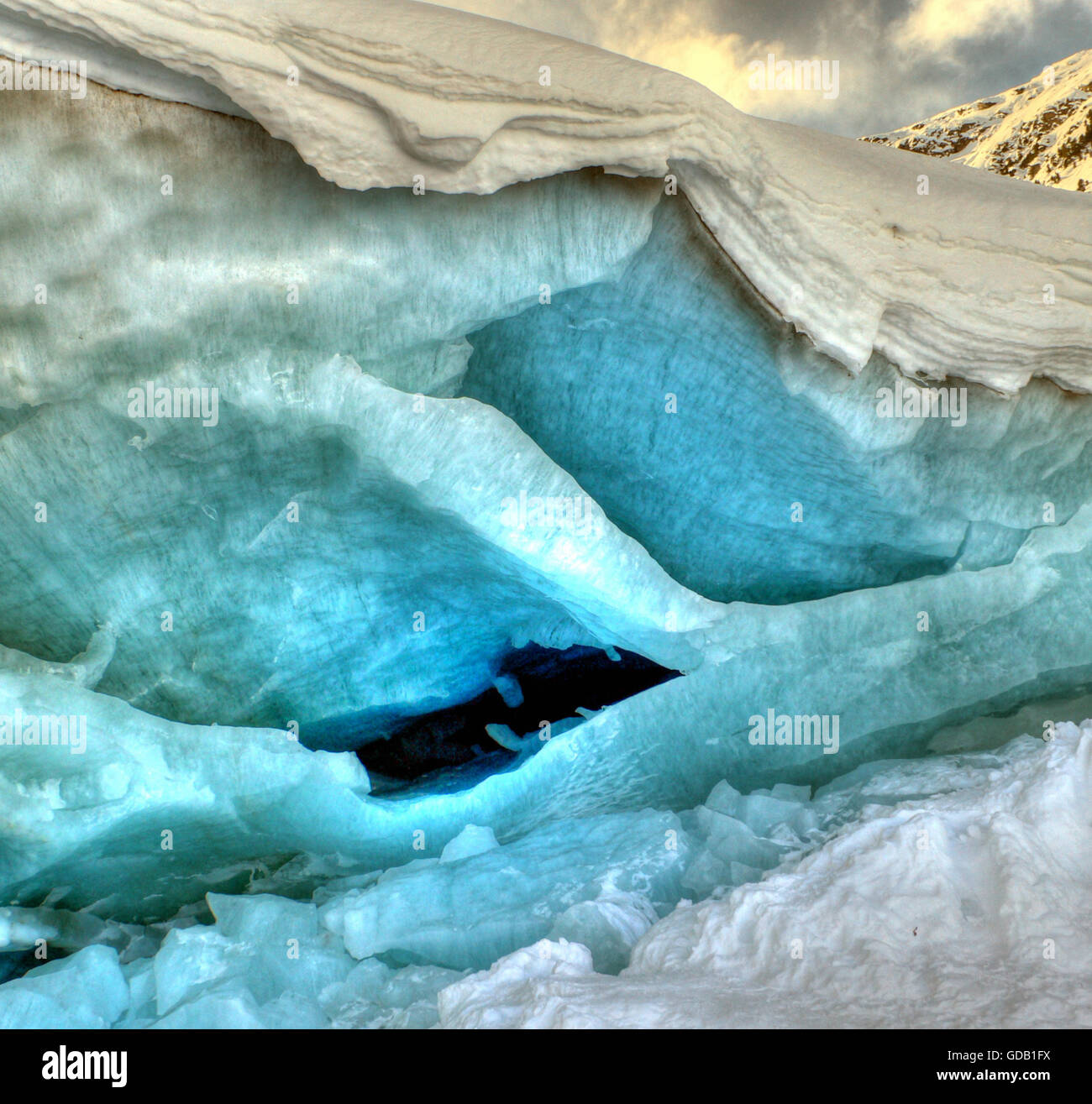 Glacier Glacier,cave,grotte du glacier de Morteratsch,glace,,Engadine Grisons Grisons,,Suisse,bleu,glace,neige,eau,Pontr Banque D'Images