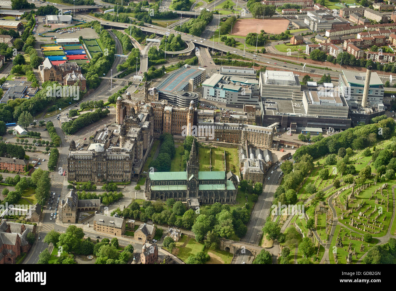 Une vue aérienne de Glasgow Royal Infirmary et la Cathédrale, Glasgow, Ecosse centrale Banque D'Images