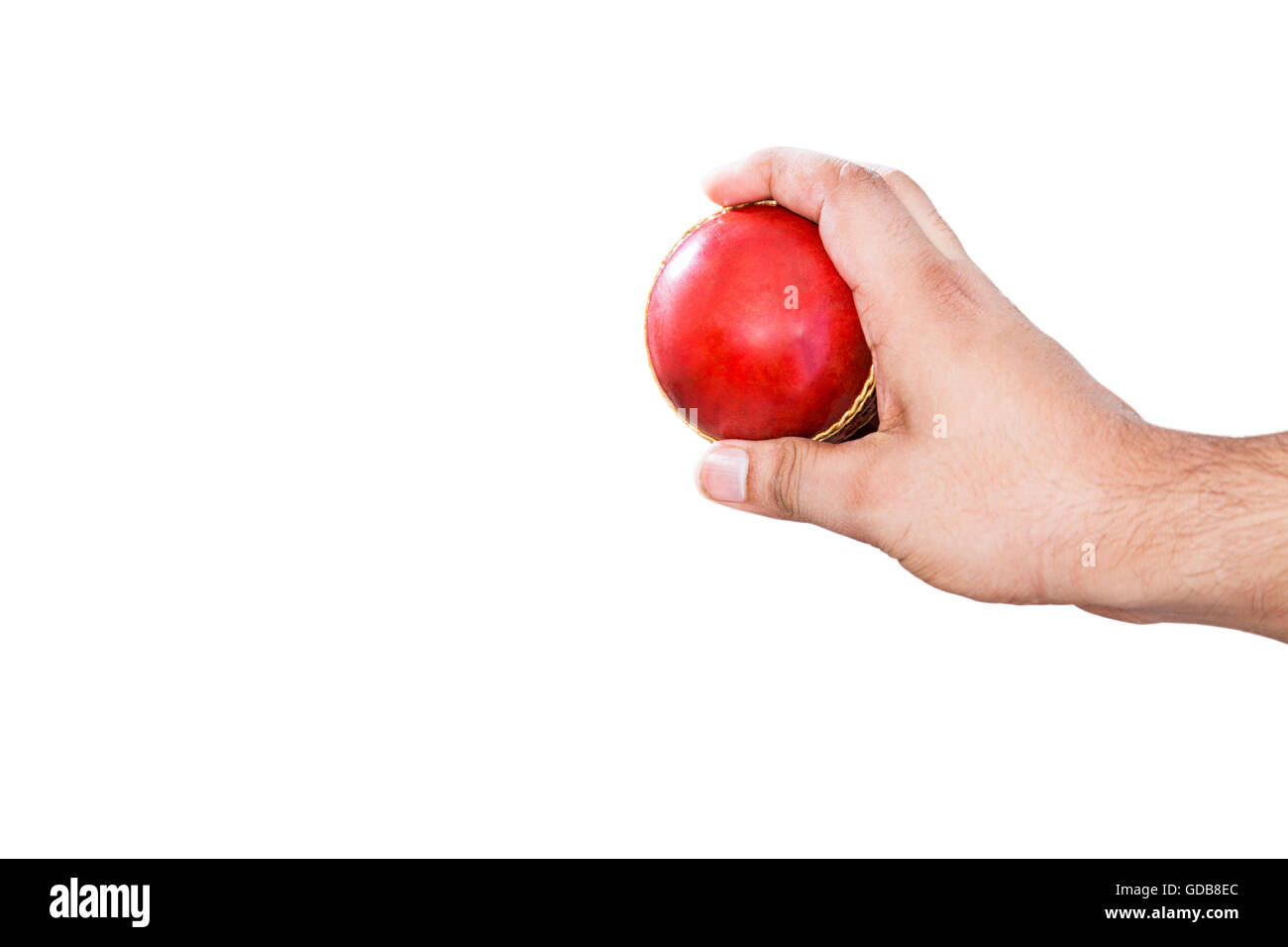 1 homme sport bowler holding ball bowling jouer au cricket partie de close up Banque D'Images