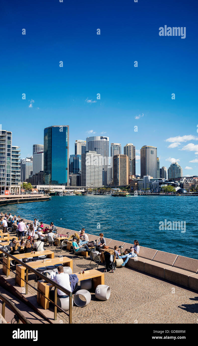 Centre de Sydney CBD salon skyline et Circular Quay en Australie à partir de la promenade au bord de l'eau Banque D'Images
