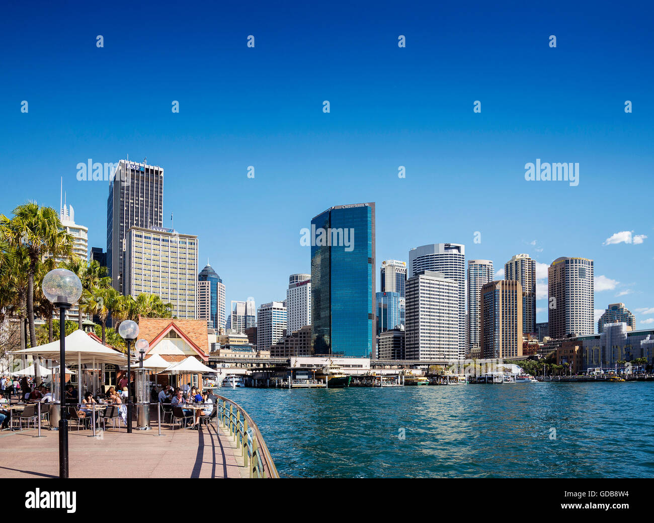 Centre de Sydney CBD salon skyline et Circular Quay en Australie à partir de la promenade au bord de l'eau Banque D'Images