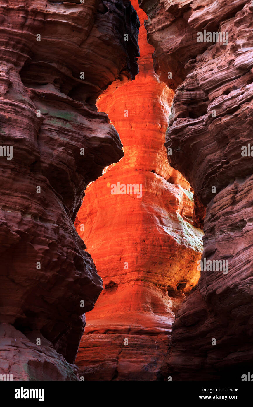 Monument naturel, l'Altschlossfelsen, des roches, des bougies Eppenbrunn, Rhénanie-Palatinat, Allemagne Banque D'Images