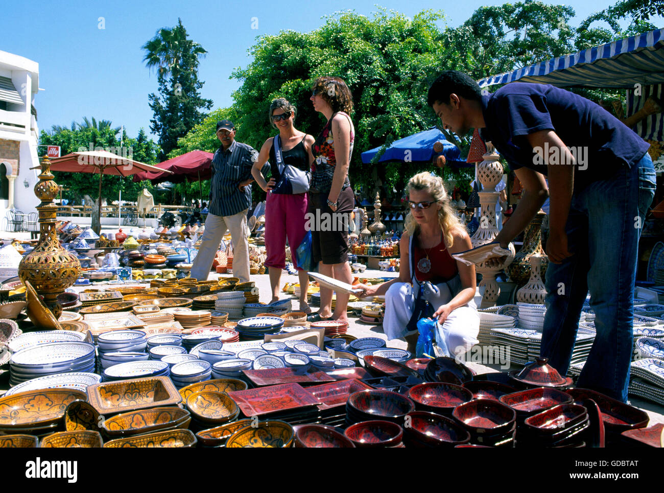 Marché de la céramique, à Houmt Souk, Djerba, Tunisie / souvenirs Banque D'Images