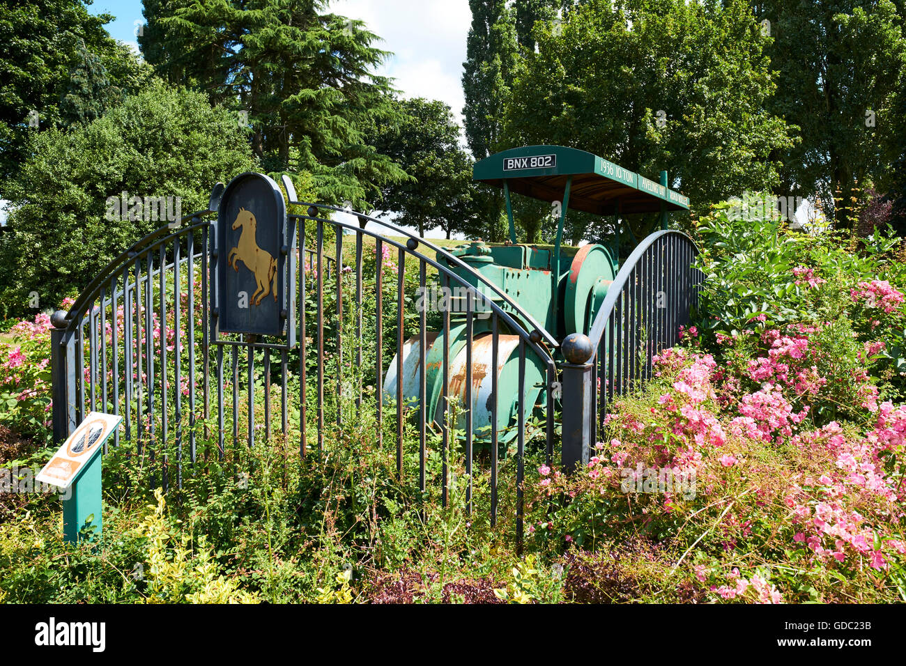 193610 Tonne Aveling DX Road Roller dans le parc de bien-être mineurs Bedworth Warwickshire West Midlands UK Banque D'Images