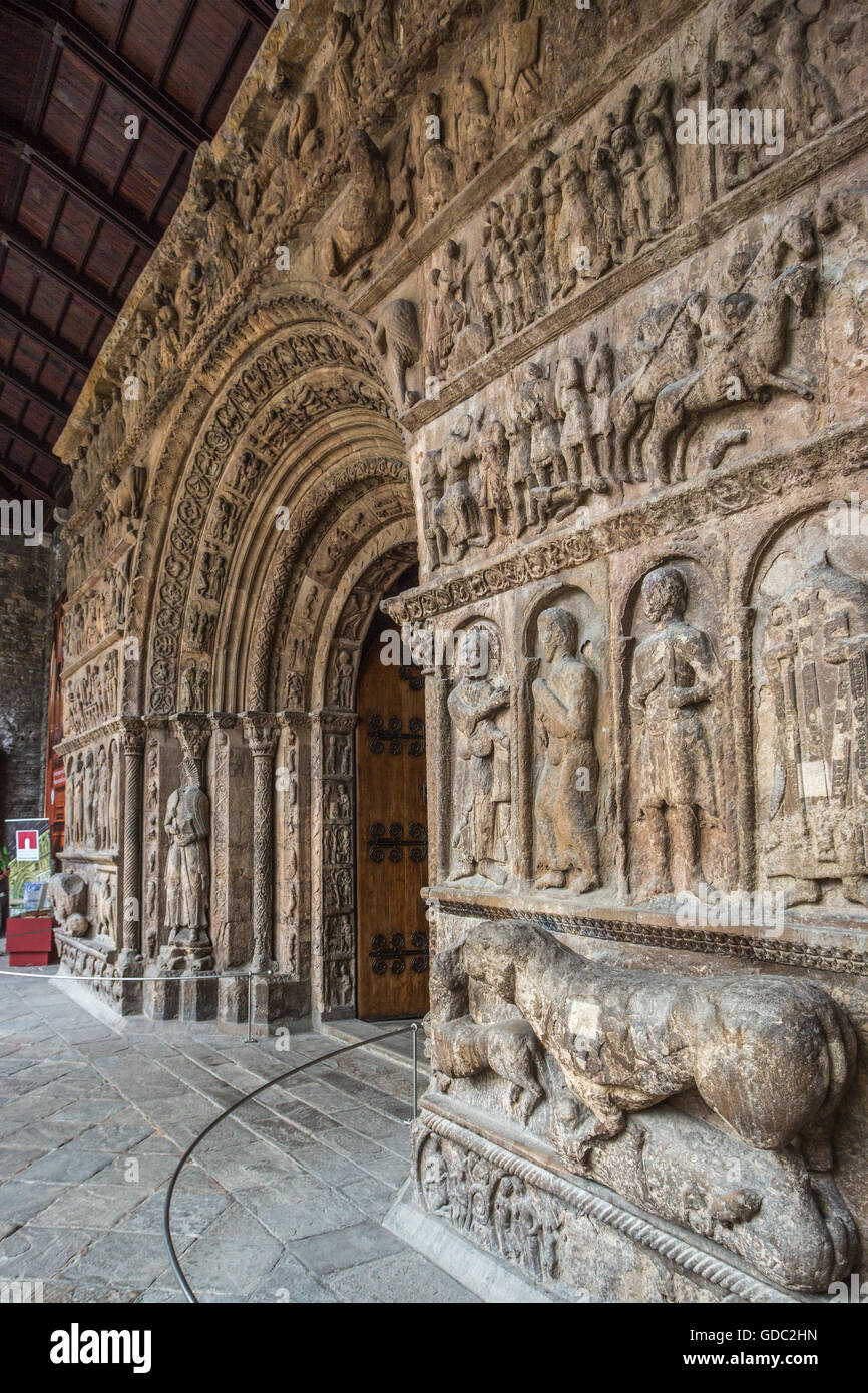 Espagne,Catalogne,Girona Province Ripoll,Ville,Santa Maria de Ripoll monastère 7ème siècle,portique roman catalan Banque D'Images