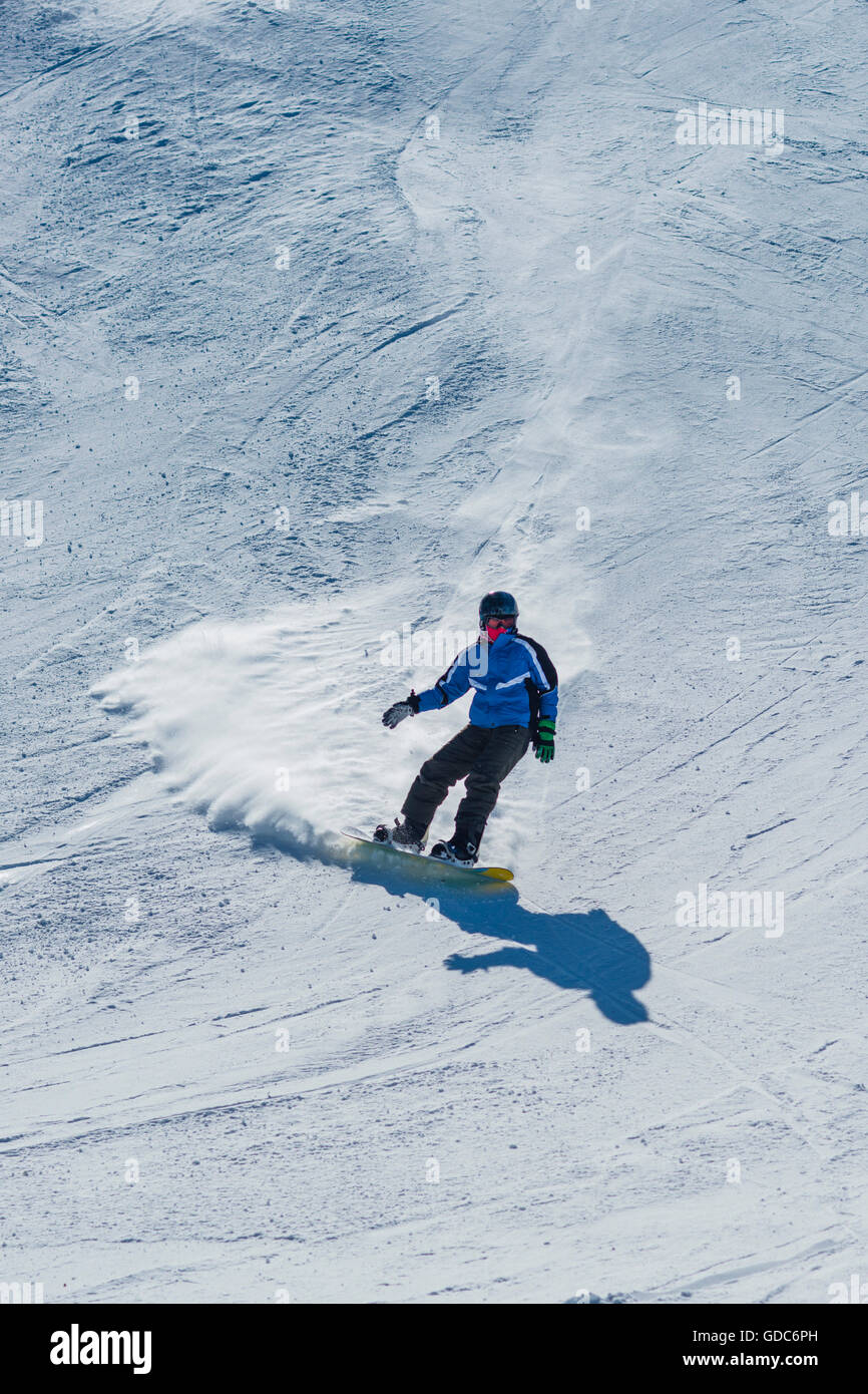 Snow boarder,14 ans,montagne,Tegel près de Füssen,Alpes d'Allgäu, Bavière Allgäu,Allemagne,l'Europe Banque D'Images