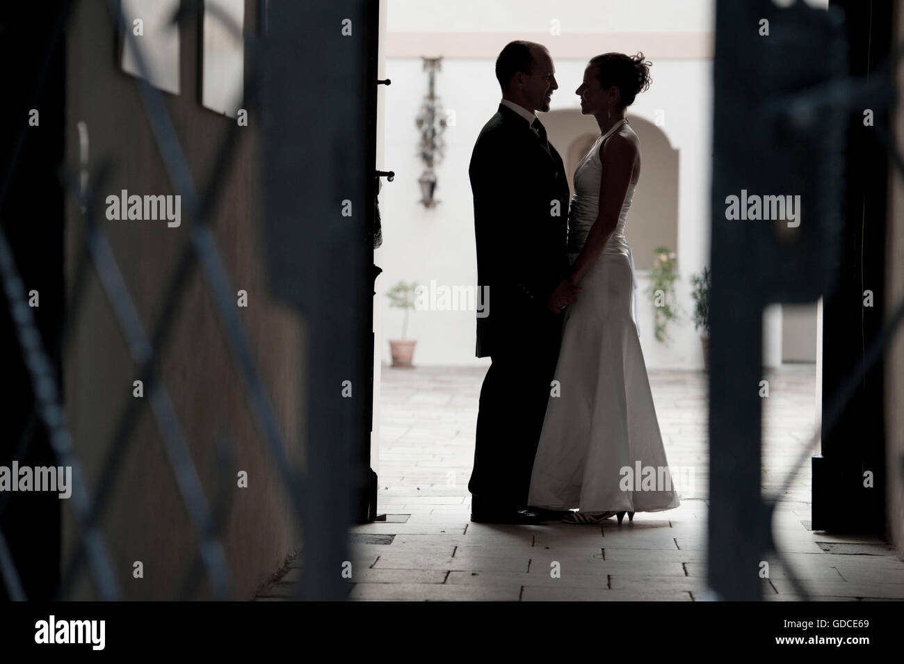 Couples nuptiales, silhouette Banque D'Images