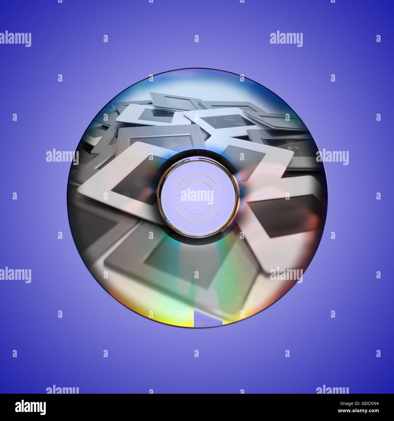 Vieilles diapositives et nouveau dvd : deux systèmes d'archivage d'images Banque D'Images