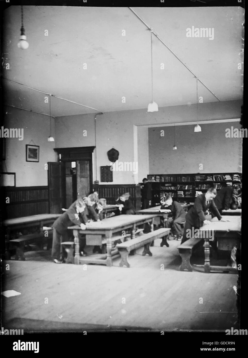 Salle de classe préparatoire ou de l'école Bancroft, Woodford, Essex. Vers 1930. À partir de l'original numérisé négatif sur verre. Banque D'Images