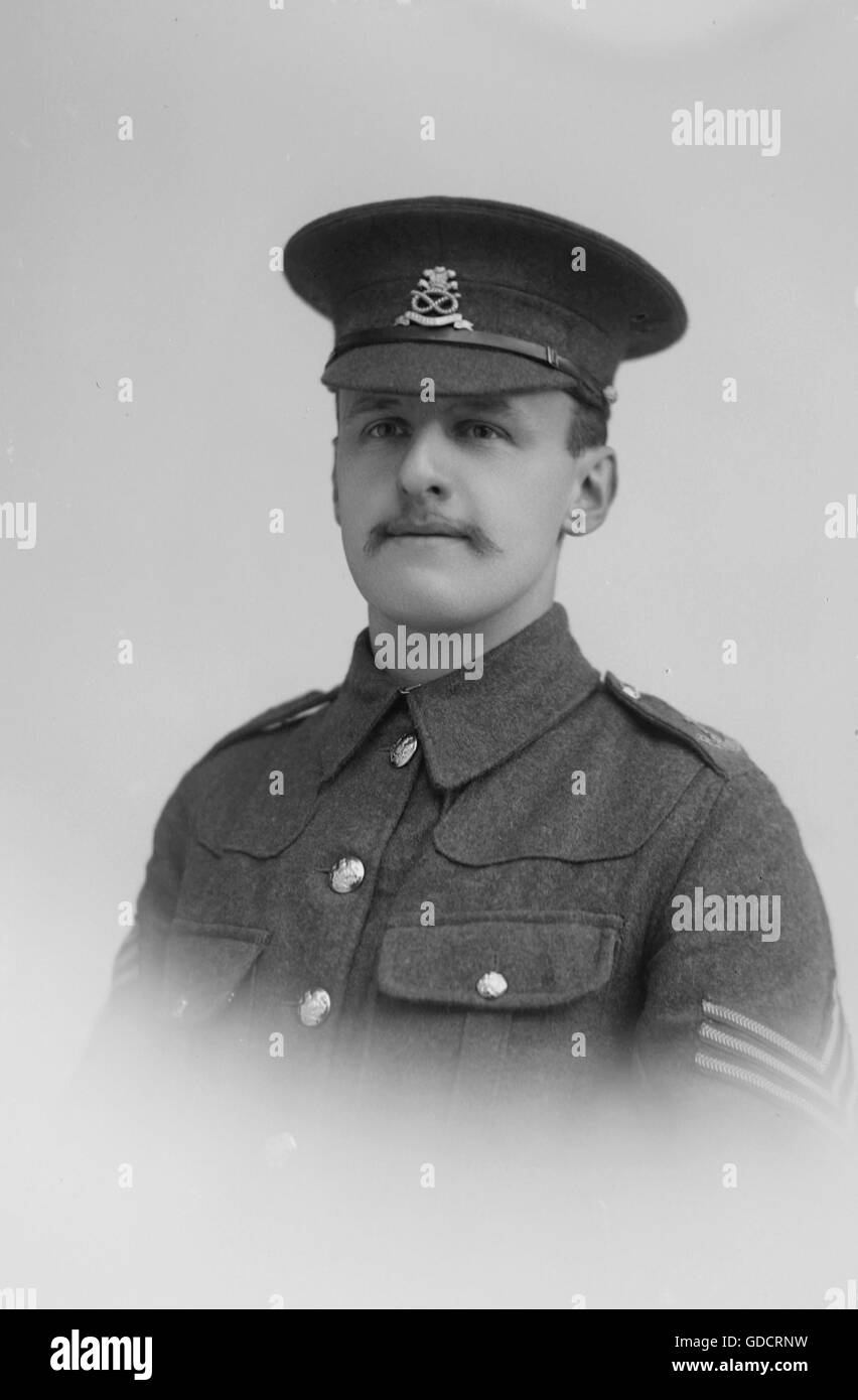 Le sergent Hughes North Staffordshire Regiment c1915, peut-être à Telford. Photo par Tony Henshaw Banque D'Images