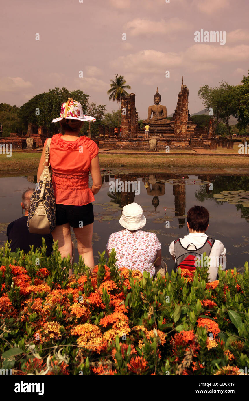 Le Wat Mahathat Temple au parc historique de Sukhothai dans la Provinz Sukhothai dans le nord de Bangkok en Thaïlande, Southea Banque D'Images