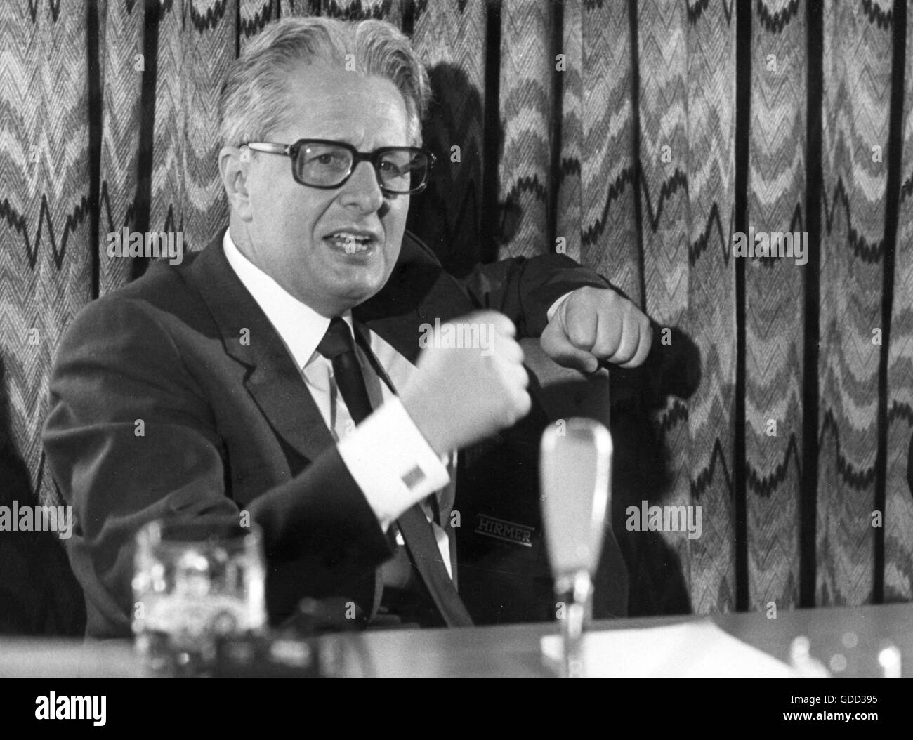Vogel, Hans-Jochen, * 3.2.1926, politicien allemand (SPD), parlant, lors d'une réunion, début des années 1970, Banque D'Images