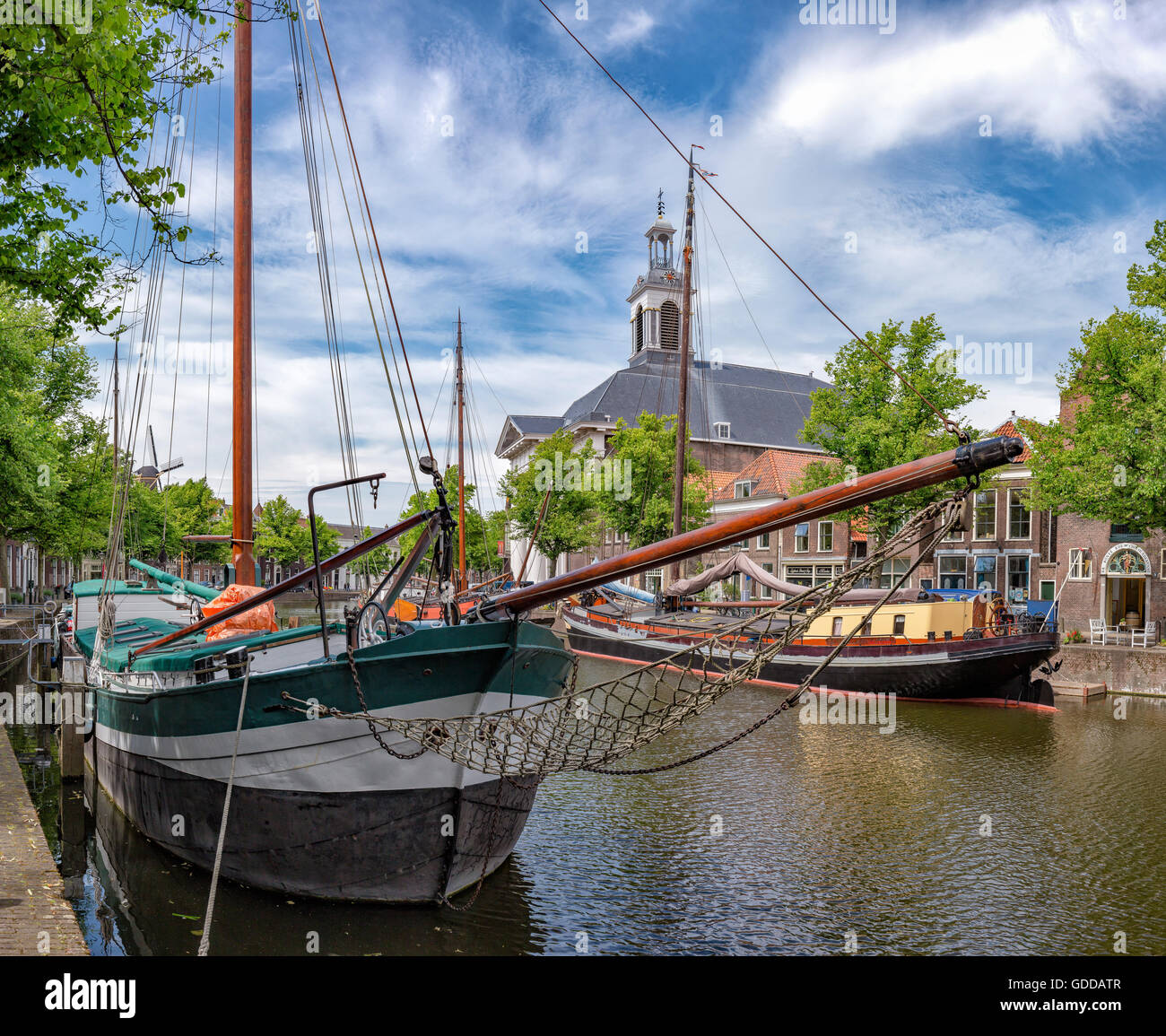 Les navires amarrés,Schiedam au canal appelé Lange Haven Banque D'Images