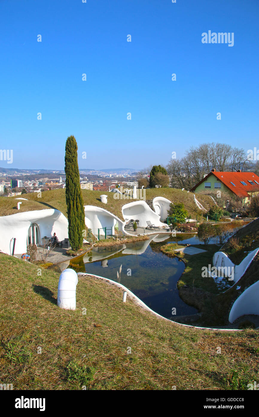 Maisons de la terre par Peter Vetsch Banque D'Images