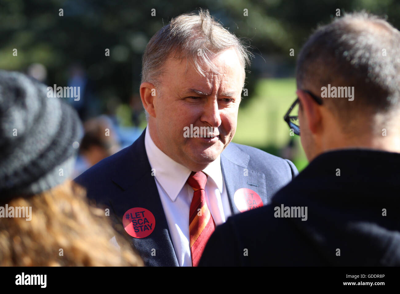 Sydney, Australie. 15 juillet 2016. Sydney College of Arts les étudiants ont organisé une manifestation devant l'Art Gallery of New South Wales (AGNSW) à l'annonce de l'Archibald, Wynne, prix Sulman contre la faculté des arts de l'arrêt. Sur la photo : membre du parti travailliste Anthony Albanese. Crédit : Richard Milnes/Alamy Live News Banque D'Images