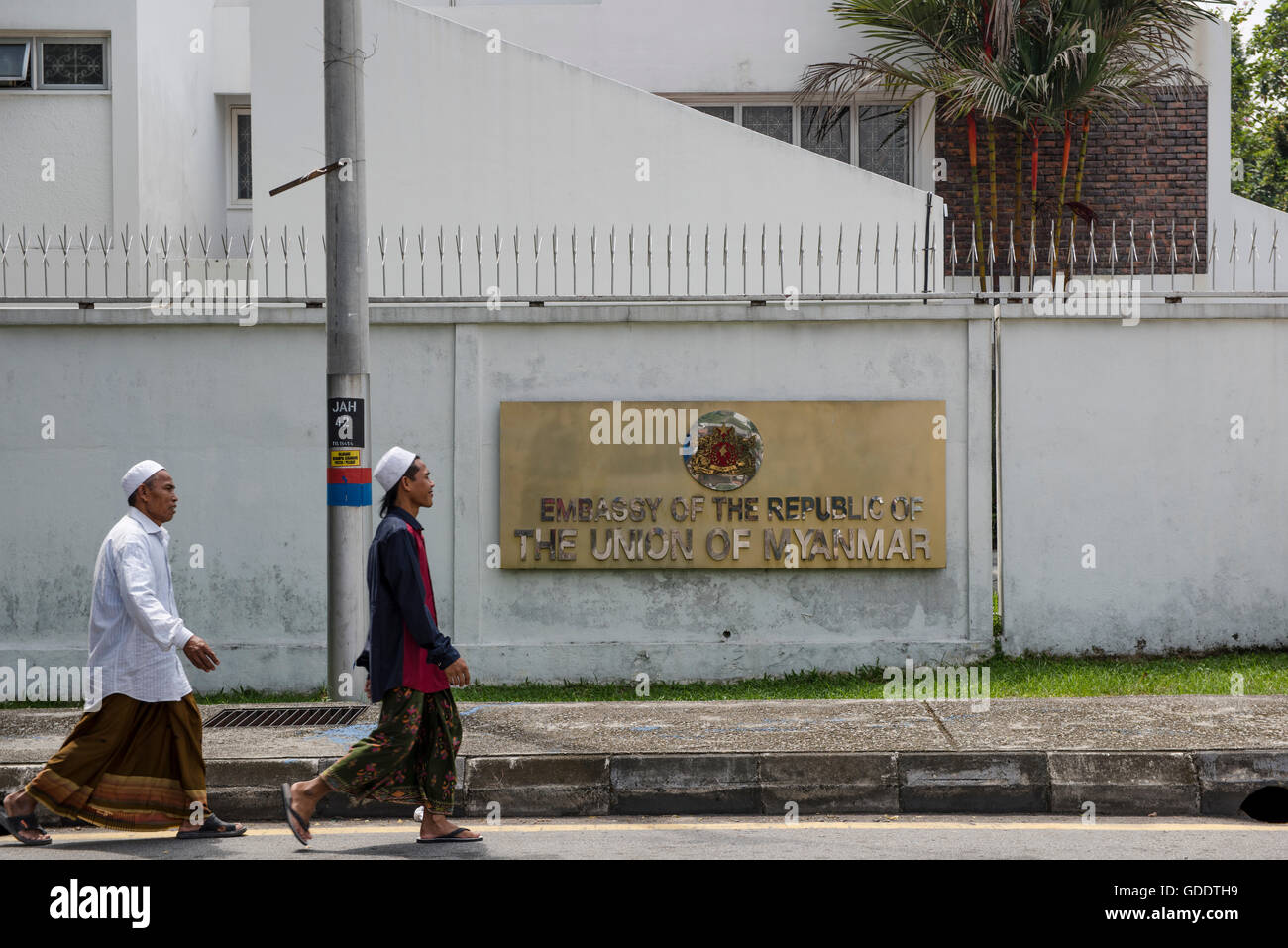 Kuala Lumpur, Malaisie. 15 juillet, 2016. Le Myanmar réfugiés rohingyas rassemblement pour protester contre l'extérieur de l'ambassade du Myanmar à Kuala Lumpur le 15 juillet 2016. Crédit : Chris JUNG/Alamy Live News Banque D'Images