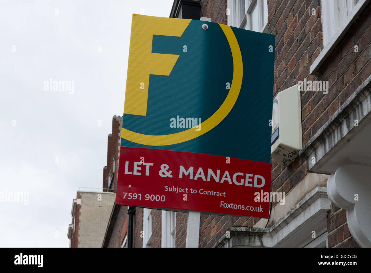 Londres, Royaume-Uni. 15 juillet, 2016. La commission des affaires intérieures a déclaré dans un rapport que les outils actuels de détection des activités suspectes dans le secteur des services financiers et des industries liées, telles que les agences immobilières sont surchargés et inefficaces. Keith Vaz, le président du comité a souligné que la législation sur les produits de la criminalité ont échoué comme â€100 milliards de dollars ont été blanchis par le comté chaque année. © Grant Vélaires/ZUMA/Alamy Fil Live News Banque D'Images