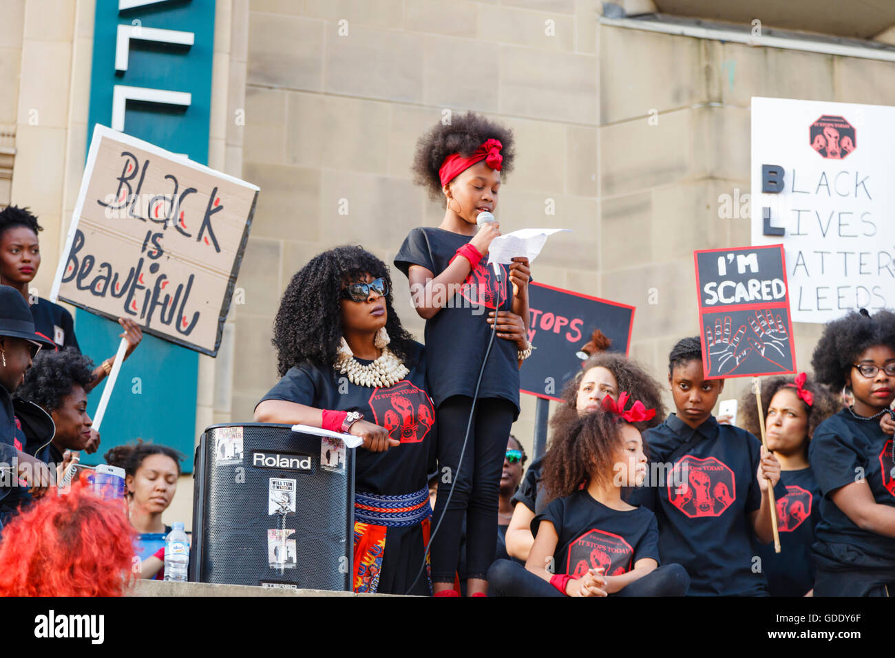 Leeds, West Yorkshire, Royaume-Uni. 14 juillet, 2016. Black vit Question Crédit : démonstration Graham Hardy/Alamy Live News Banque D'Images