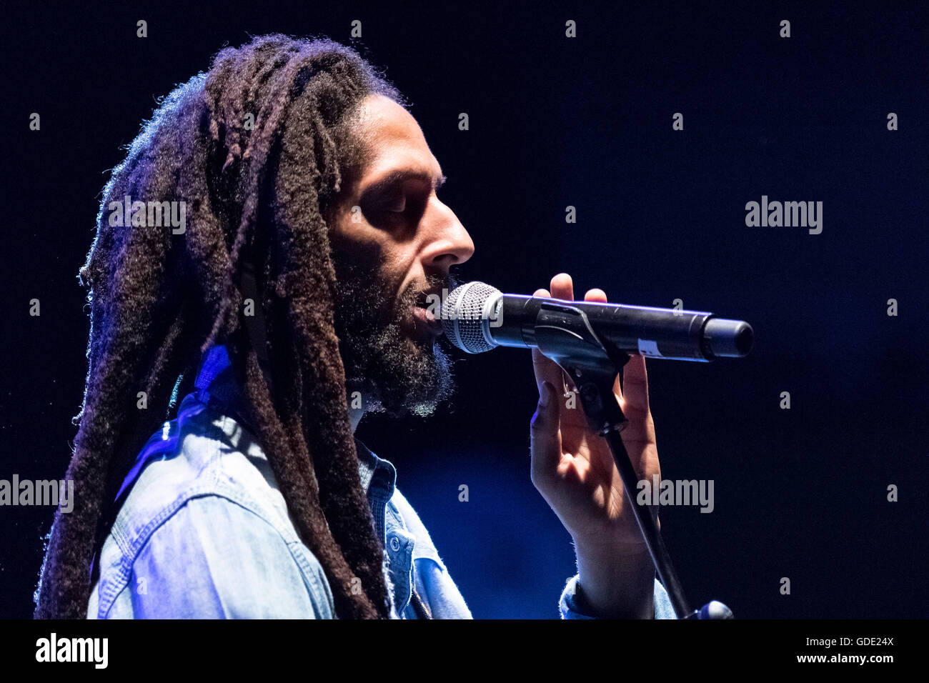 Cartagena, Espagne. 15 juillet, 2016. Singer Julian Marley et soulèvement dans la Mar de Músicas Festival. © ABEL F. ROS/Alamy Vivre sw Banque D'Images