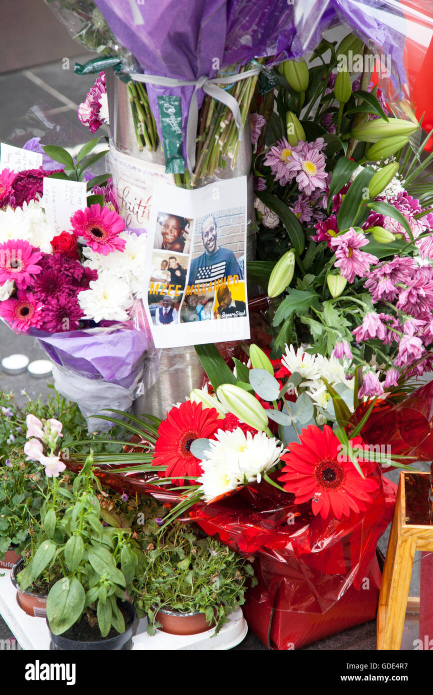 Liverpool, Merseyside, Royaume-Uni. 16 juillet, 2016. Mohammed Mzee de protestation. Famille et Personnes protester dans les rues de Liverpool après la mort de 18 ans, Mohammed Mzee tandis qu'en garde à vue. Le jeune aurait été vu "irrégulièrement" dans le centre commercial Liverpool One par le personnel de sécurité. Le GIEC ont commencé une enquête sur la mort prématurée de l'adolescence. Credit : Cernan Elias/Alamy Live News Banque D'Images