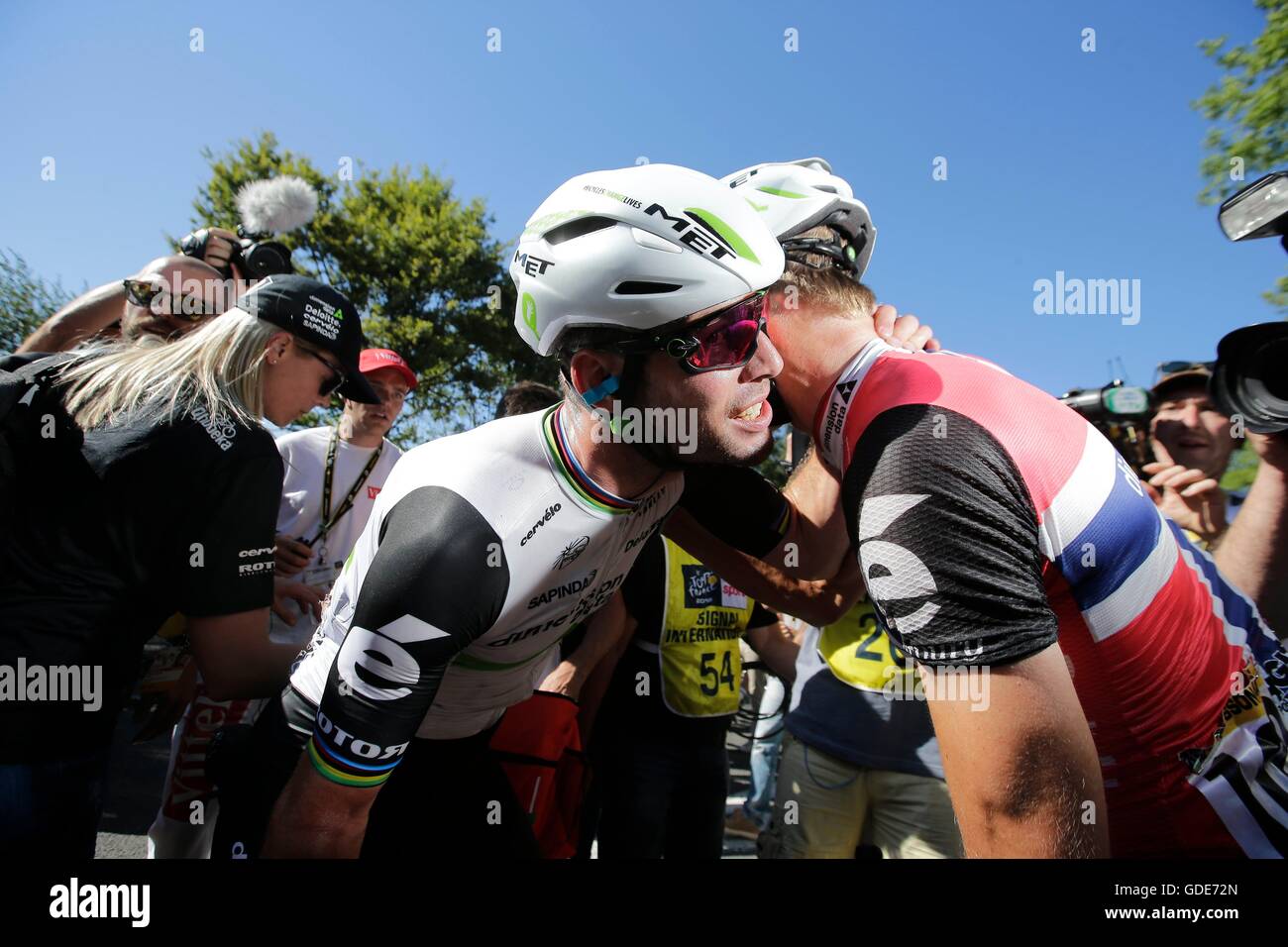 La France. 16 juillet, 2016. Montélimar à Villars les Dombes Parc des Oiseaux, de France. Mark CAVENDISH (GBR) de DIMENSION DATA et Edvald Boasson Hagen (NOR) de DIMENSION DATA lors de l'étape 14 du Tour de France 2016 une étape de 208,5 km : Action Crédit Plus Sport Images/Alamy Live News Banque D'Images