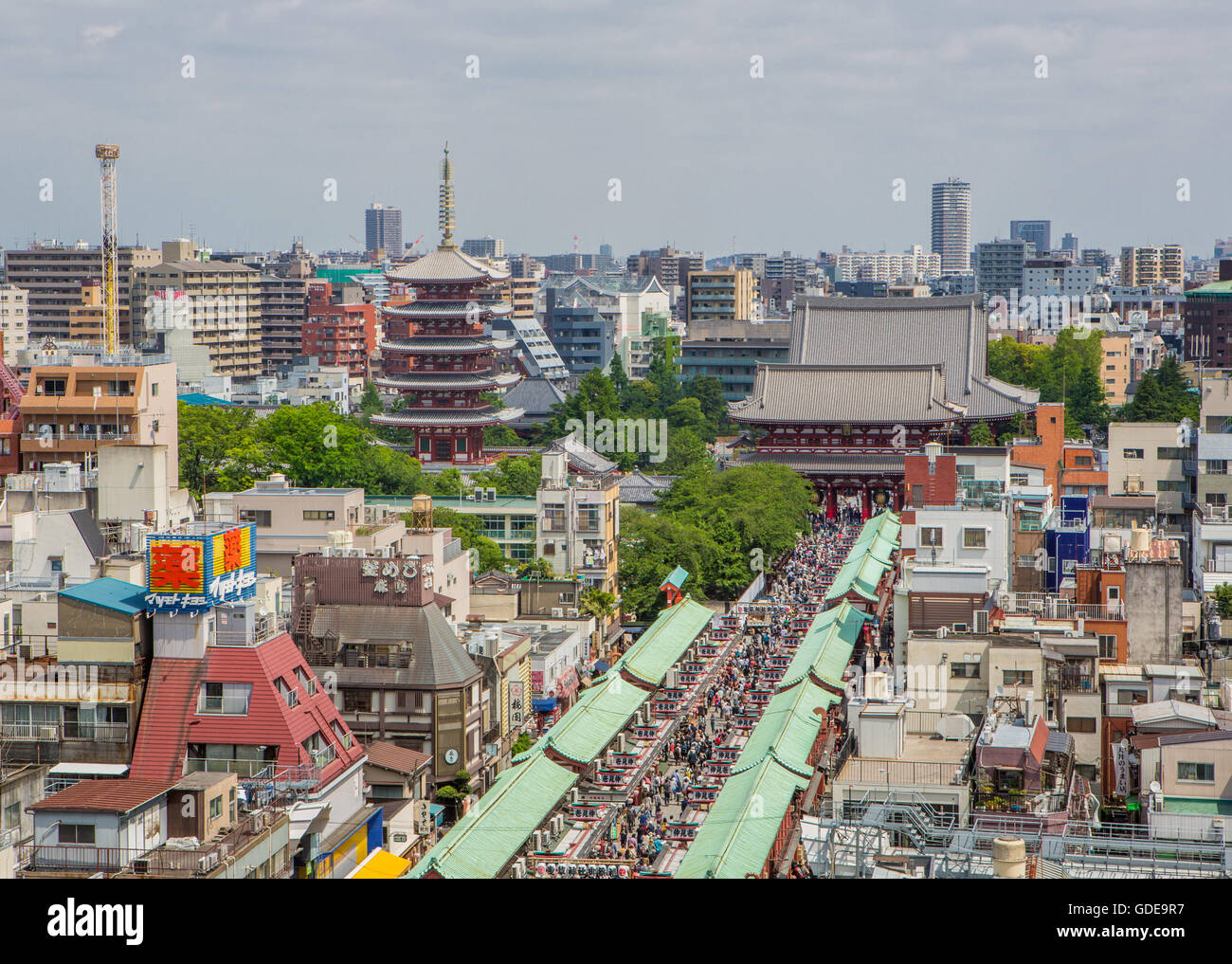 Le Japon,Tokyo,Ville,Asakusa Sensoji Temple et pagode de cinq étages Banque D'Images