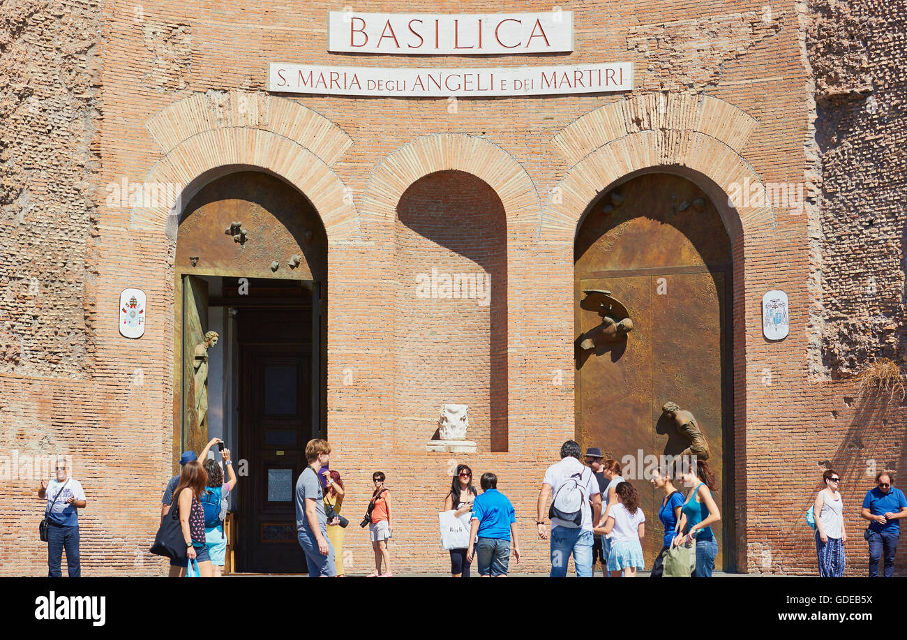 16e siècle Basilique Santa Maria degli Angeli, oeuvre de Michel-Ange, la Piazza Repubblica Rome Lazio Italie Europe Banque D'Images