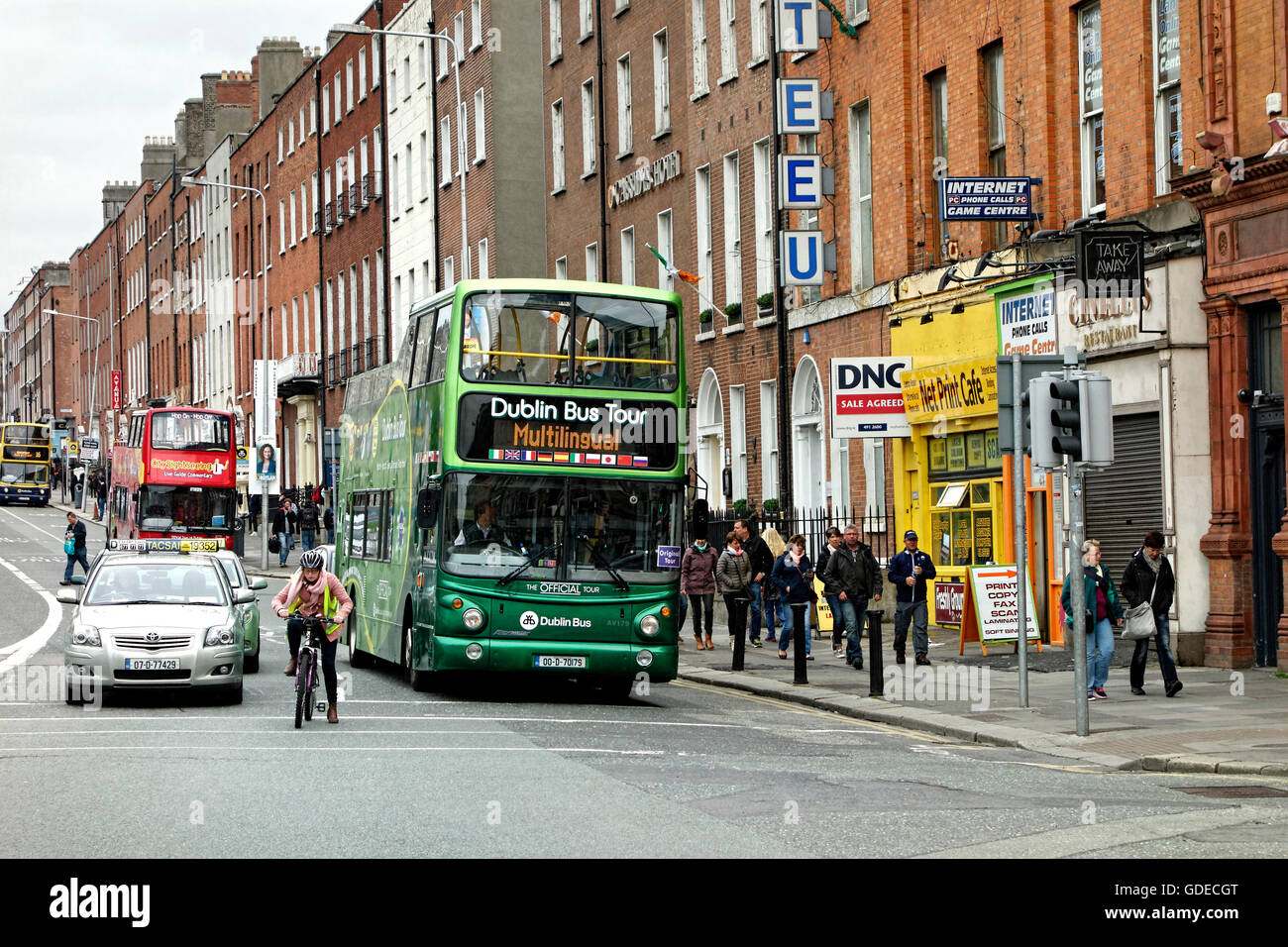 Visite de la ville en bus d'O'Connell Street, Dublin, République d'Irlande, Europe. Banque D'Images