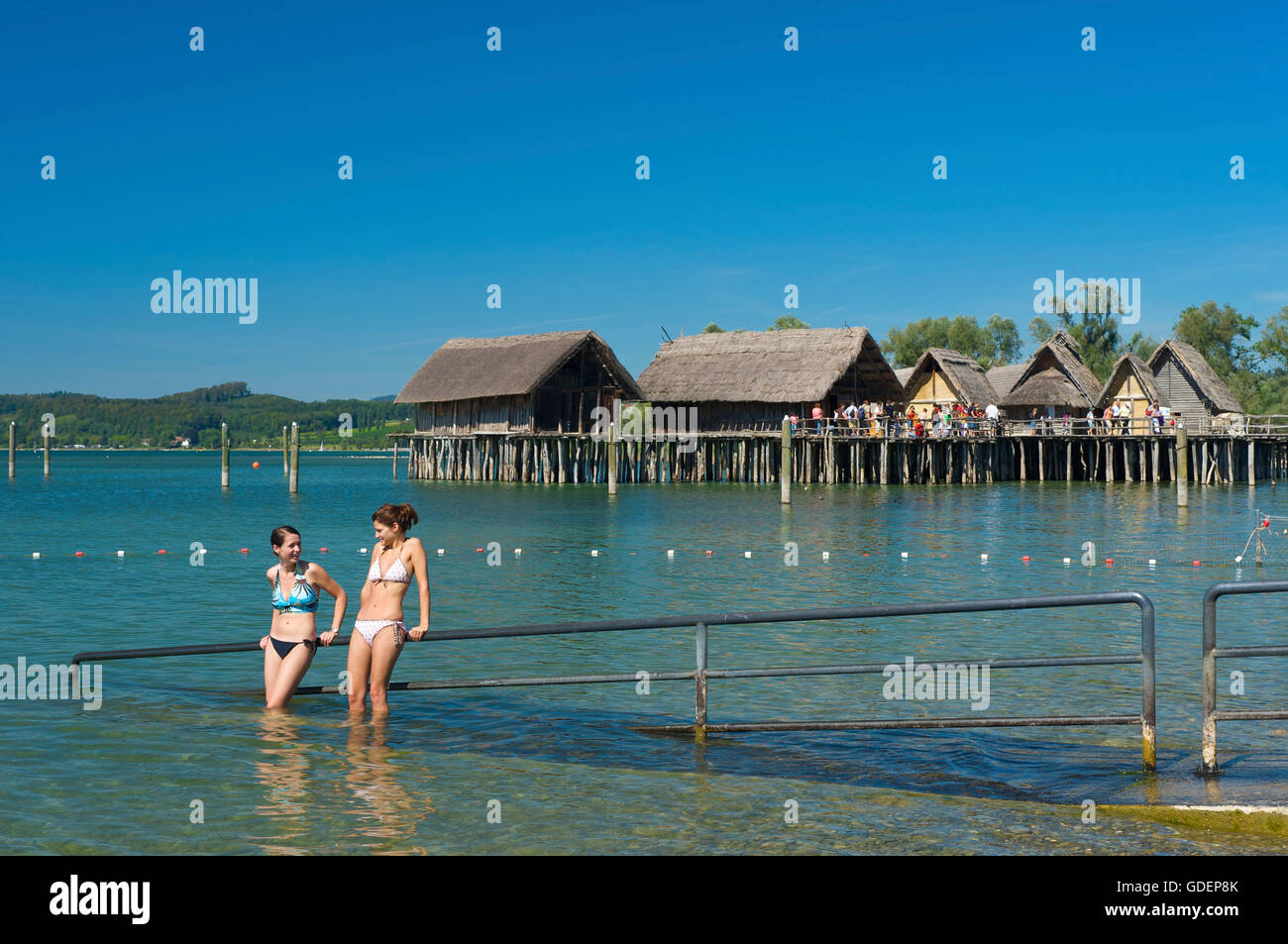 Maisons sur pilotis de Unteruhldingen, Lac de Constance, Bade-Wurtemberg, Allemagne Banque D'Images