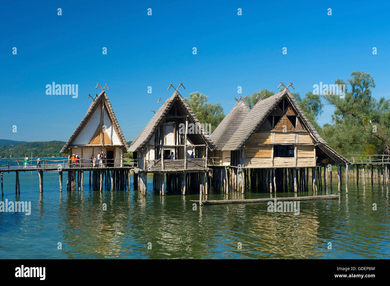 Maisons sur pilotis de Unteruhldingen, Lac de Constance, Bade-Wurtemberg, Allemagne Banque D'Images