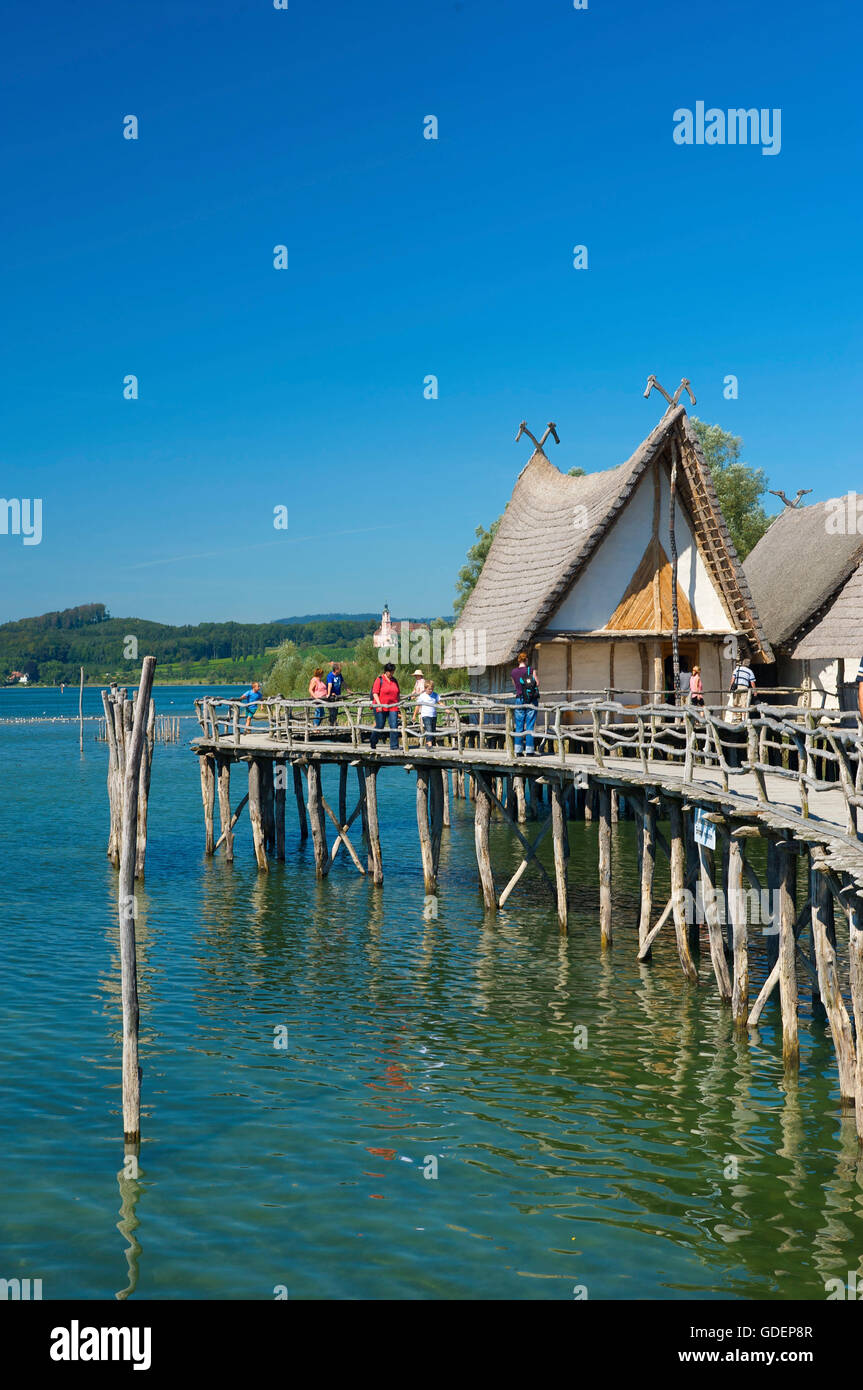 Maisons sur pilotis de Unteruhldingen, Lac de Constance, Bade-Wurtemberg, Allemagne Banque D'Images