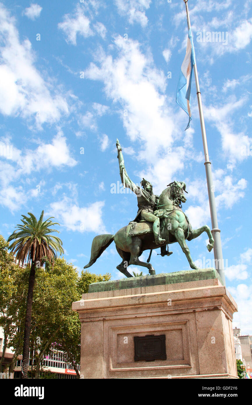 Statue équestre General Belgrano, la Place de Mai (Plaza de Mayo), Buenos Aires, Argentine Banque D'Images